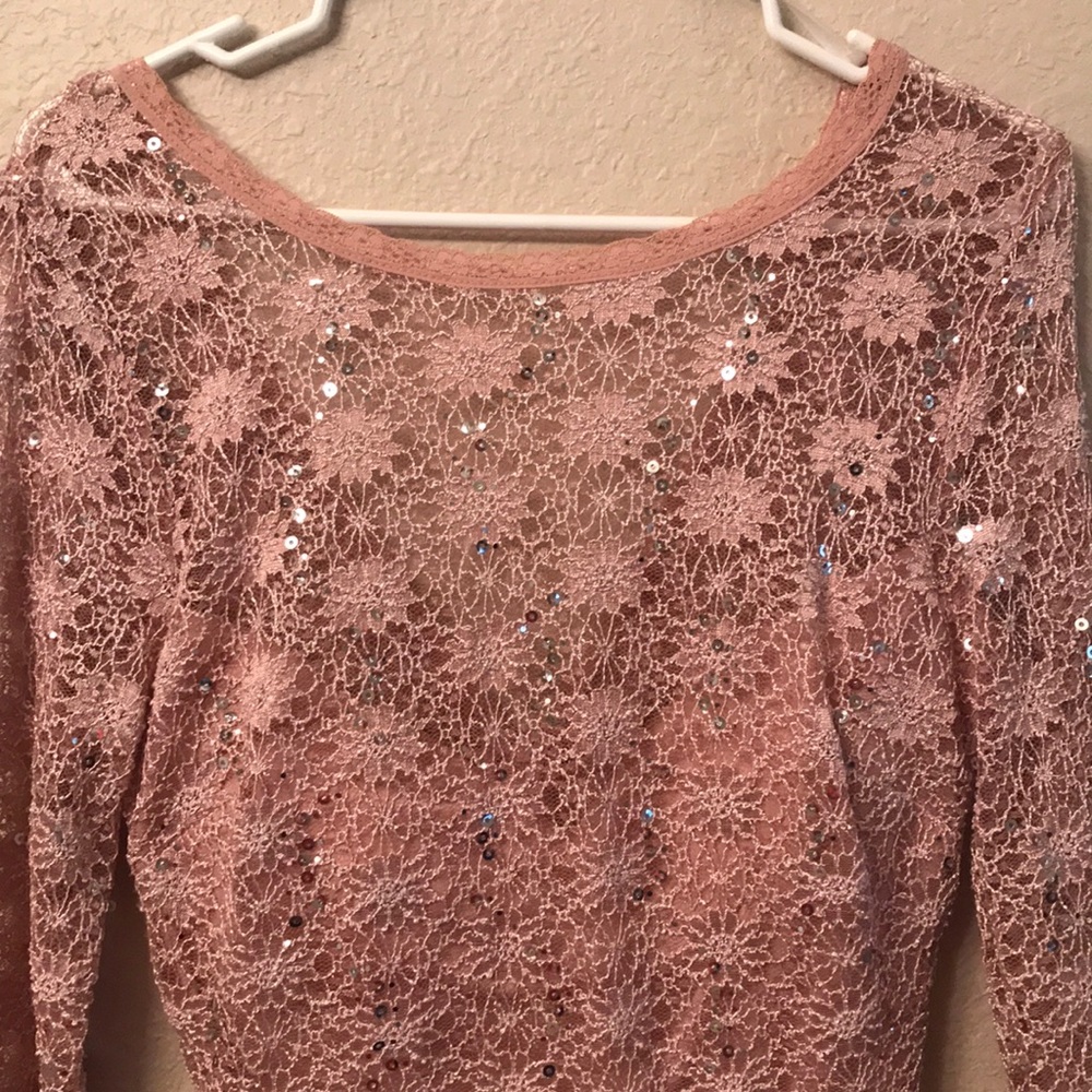 BEAUTIFUL DRESS 👗 - Picture 4 of 6